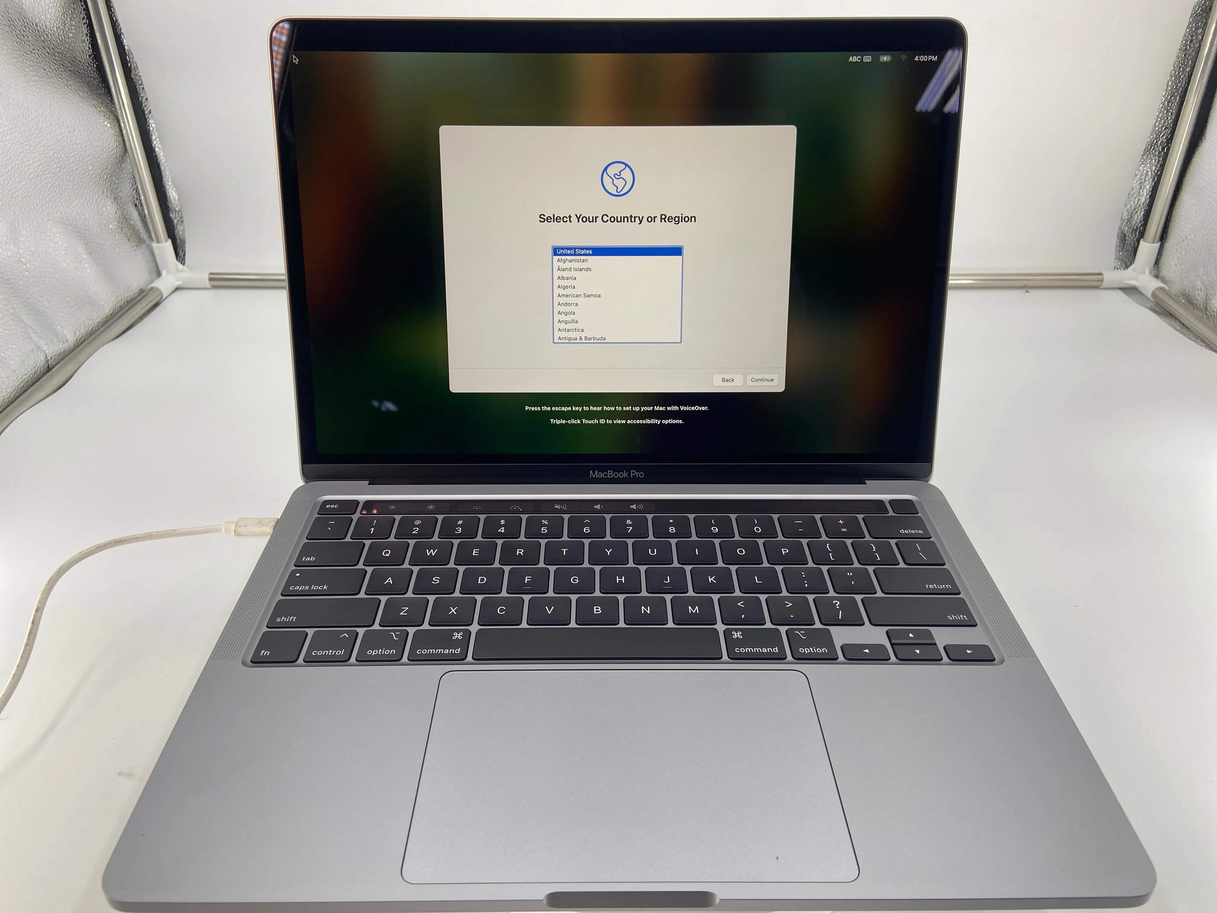 2020 Apple MacBook Pro A2251 13.3" Intel Core i7-1068NG7 1TB SSD 16GB RAM macOS Sequoia - BAD BATTERY