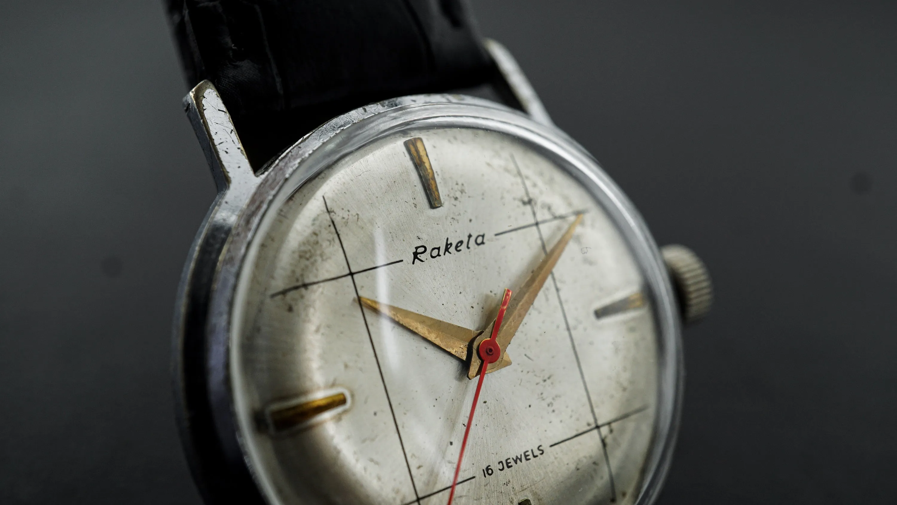 Retro beautiful mechanical watch Raketa 2609 shockproof wristwatch